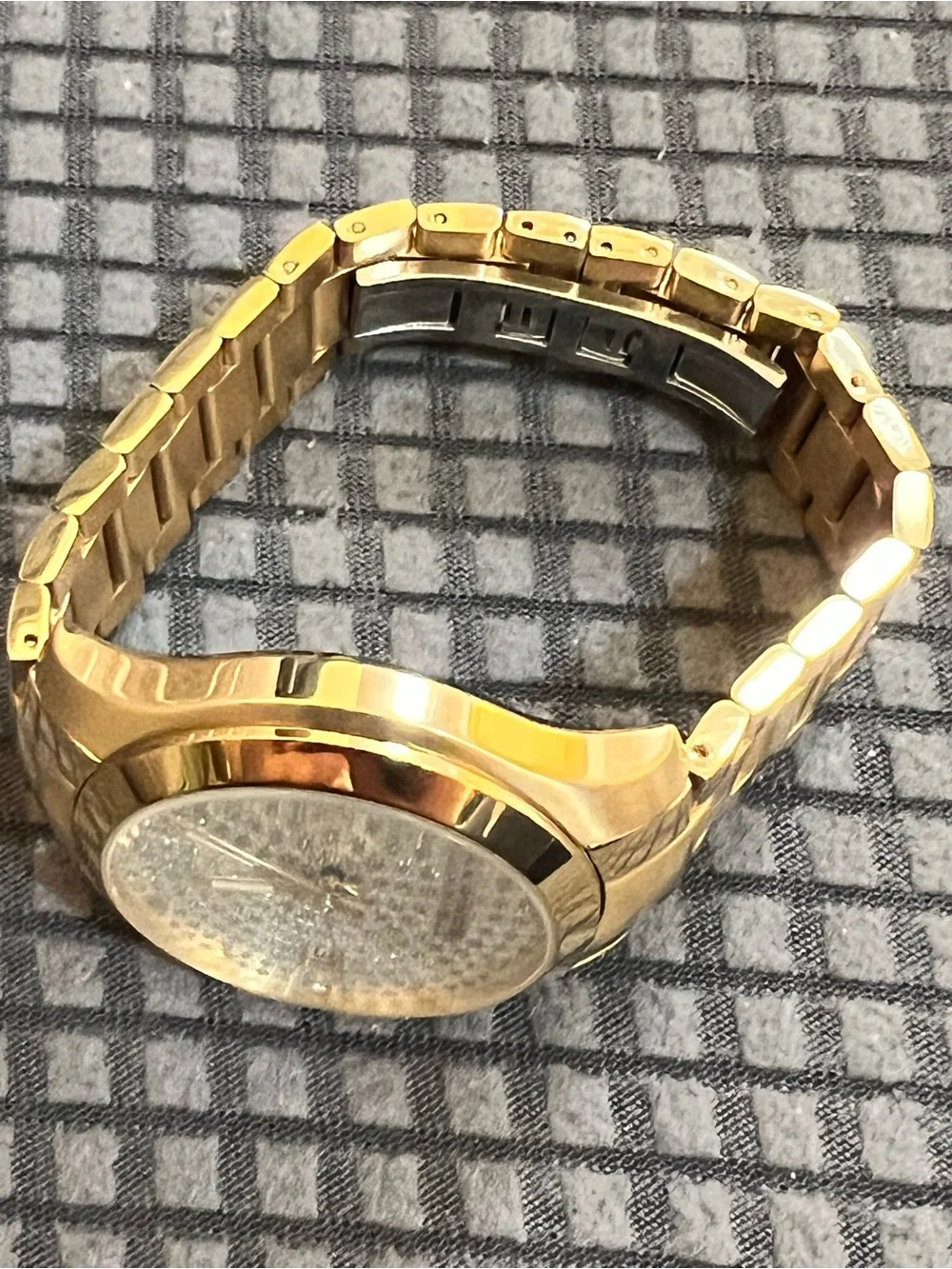Akribos XXIV stylish gold